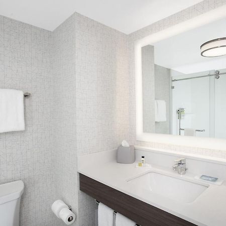 Holiday Inn Express Hotel & Suites Ottawa Airport By Ihg Kültér fotó
