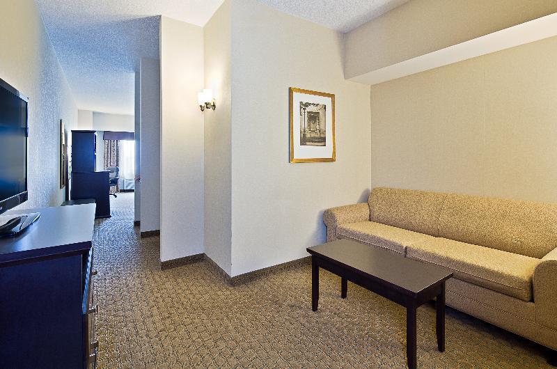 Holiday Inn Express Hotel & Suites Ottawa Airport By Ihg Kültér fotó