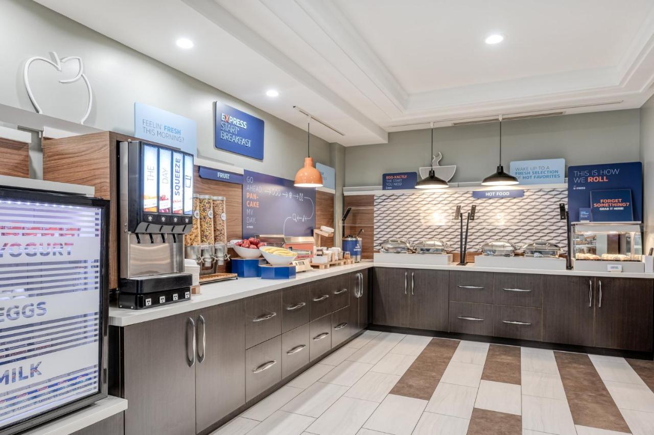 Holiday Inn Express Hotel & Suites Ottawa Airport By Ihg Kültér fotó